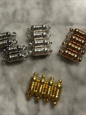 Findings: 4 tube magnetic clasps
